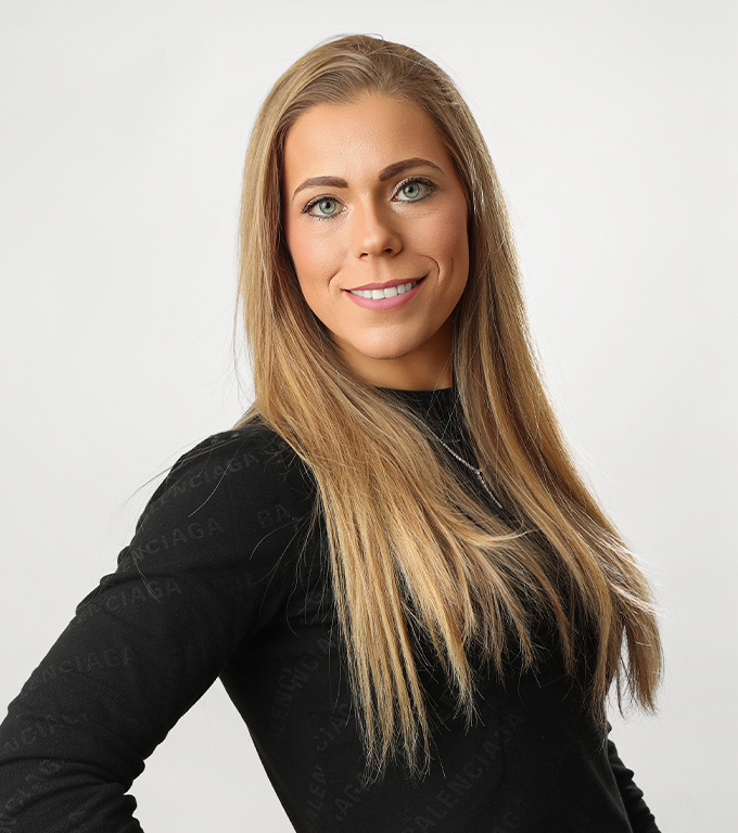 Bella  Weinberger-Account Executive 